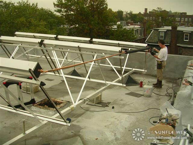 Solar Collector Installation and Supports (3) Installation und Unterstützung von Solarkollektoren (3)