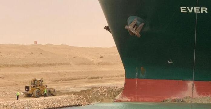 Riesenfrachter blockierten den Suezkanal